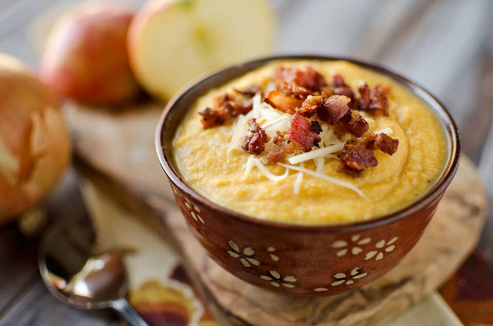 Roasted Butternut Squash and Bacon Soup - Lavibu - The BEST squash soup recipe!