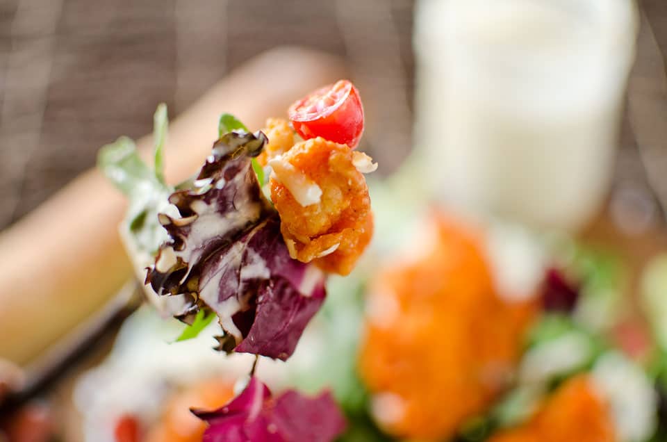 Crispy Buffalo Chicken Salad with Light Greek Yogurt Bleu Cheese Dressing - Lavibu