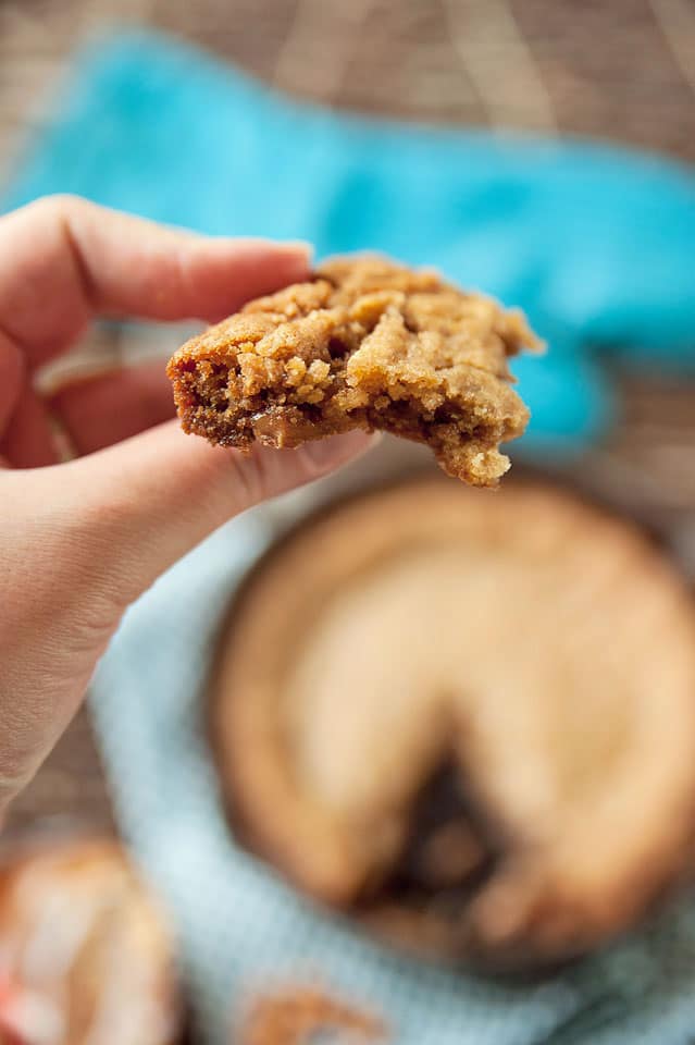 Caramel & Toffee Skillet Blonde Brownies - Lavibu