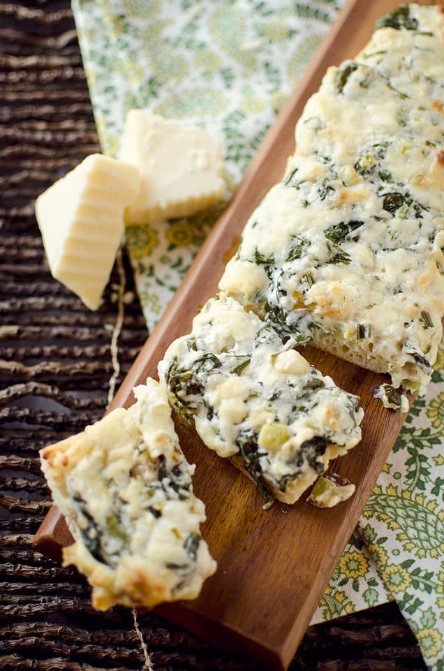 White Cheddar & Spinach French Bread - Lavibu