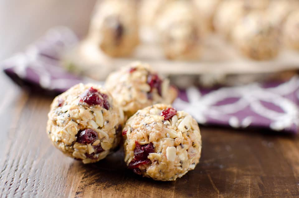 Cranberry Almond Energy Bites - Lavibu