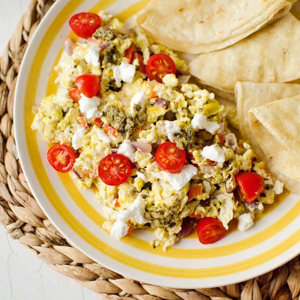 Goat Cheese & Pesto Veggie Scramble - Lavibu