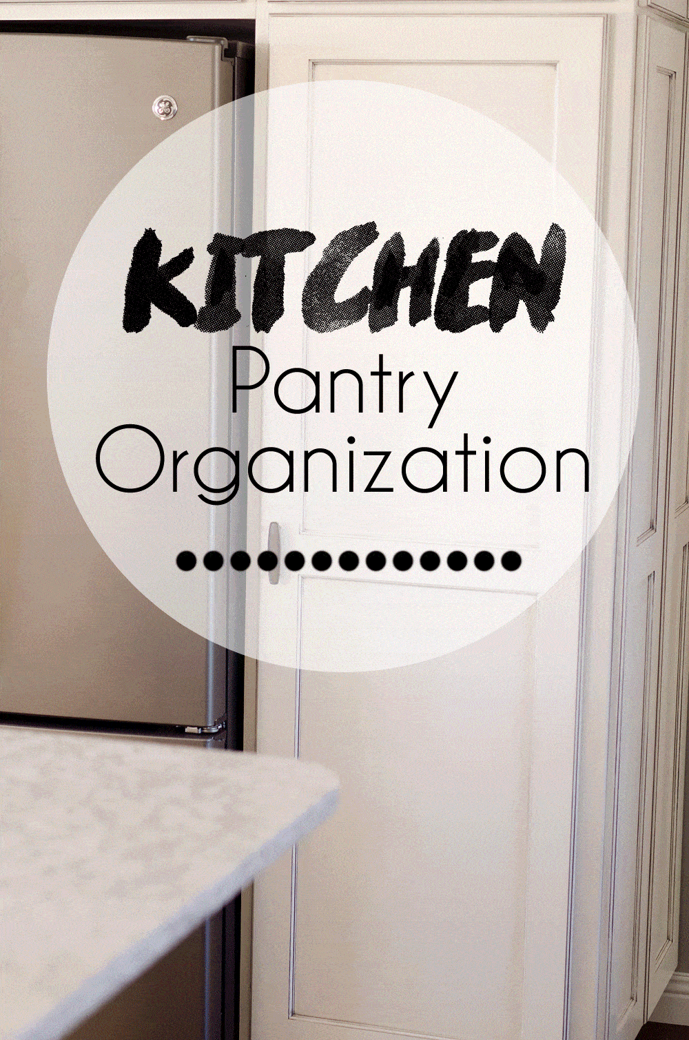 Kitchen Pantry Organization+ Free Printable Labels are the perfect way to bring some cleanliness and order to your home! These easy to print labels can be used with baskets, containers, shelves or anything else that needs some organizing.