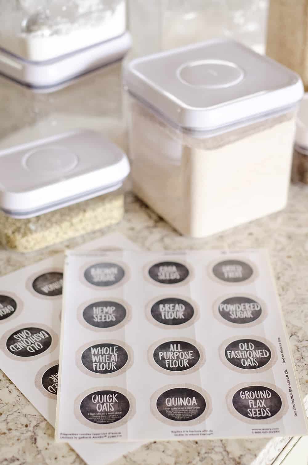 Kitchen Pantry Organization+ Free Printable Labels are the perfect way to bring some cleanliness and order to your home! These easy to print labels can be used with baskets, containers, shelves or anything else that needs some organizing.