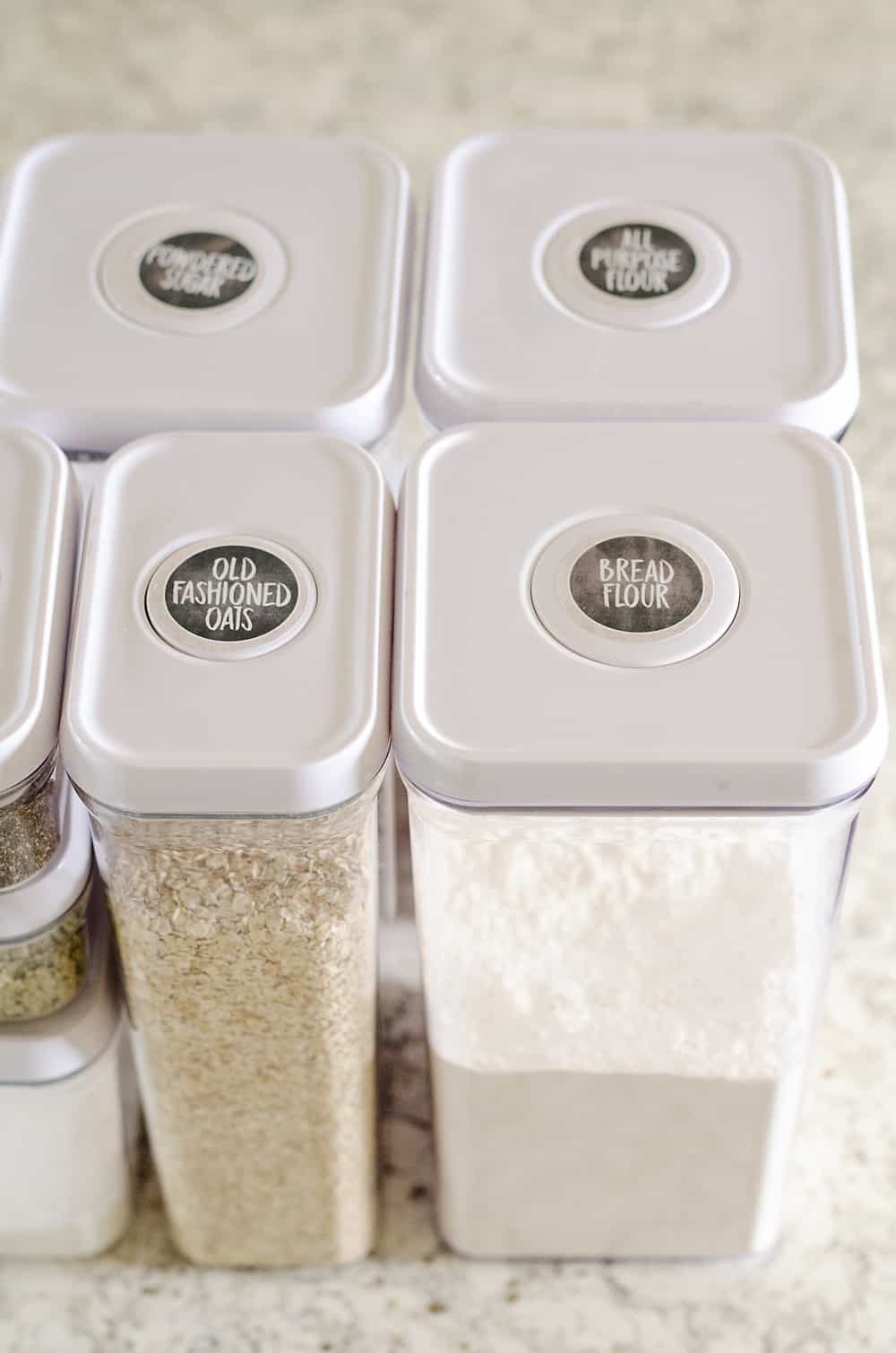 Kitchen Pantry Organization+ Free Printable Labels are the perfect way to bring some cleanliness and order to your home! These easy to print labels can be used with baskets, containers, shelves or anything else that needs some organizing.