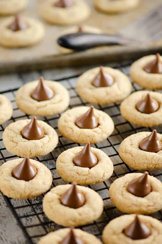 peanut butter blossom cookies on cooling rack